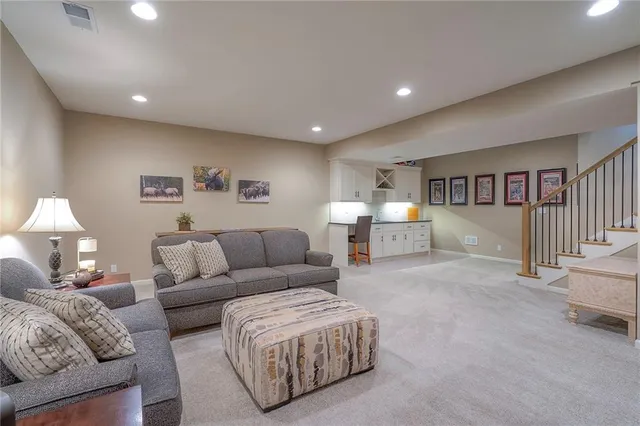 $589,900 | 25274 West 83rd Street, Lenexa, KS 66227