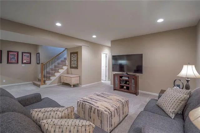 $589,900 | 25274 West 83rd Street, Lenexa, KS 66227