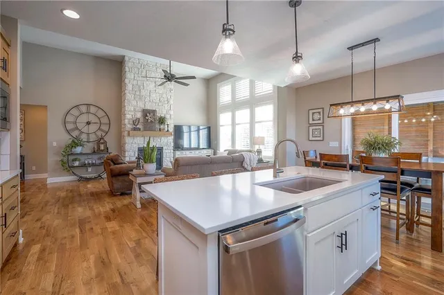 $589,900 | 25274 West 83rd Street, Lenexa, KS 66227