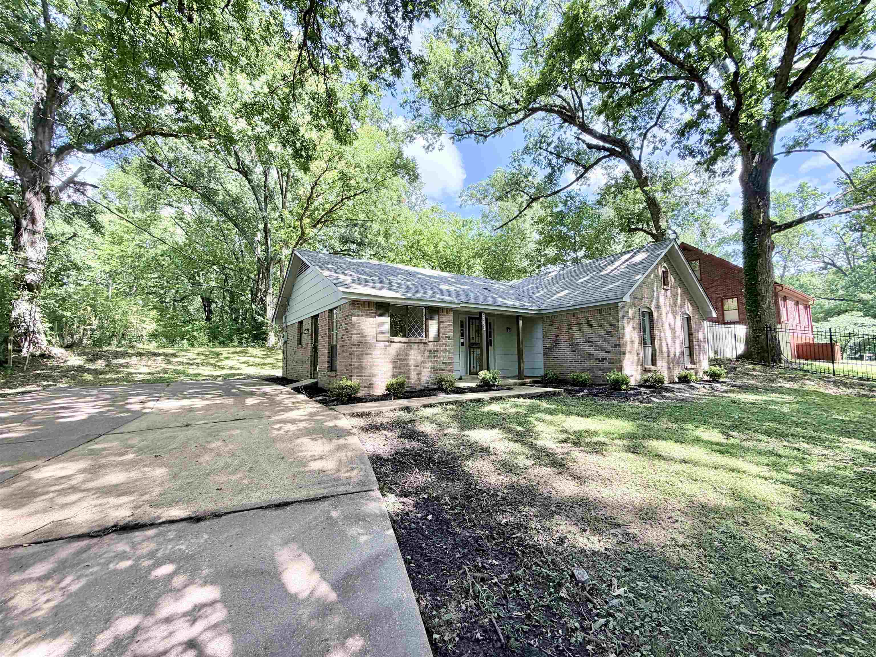 4278 Auburn Road Memphis, TN 38116 - Photo 4 of 28 Front house