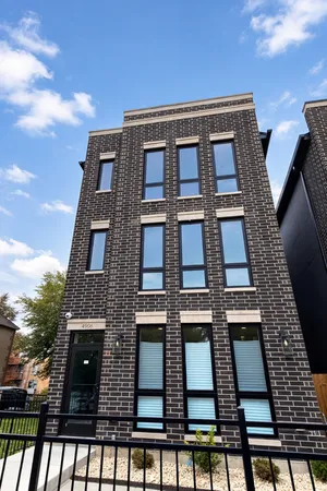 $1,200,000 | 4906 South St Lawrence Avenue, Chicago, IL 60615