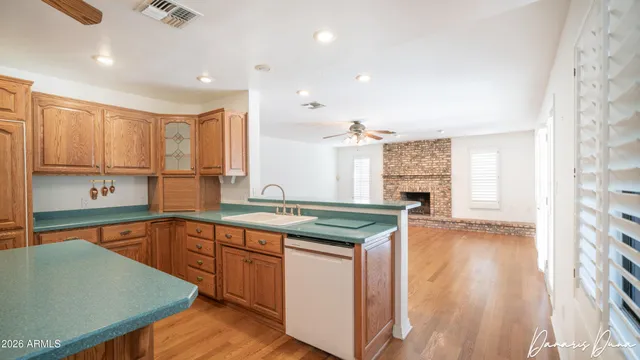 $995,000 | 8852 South Lakeshore Drive, Tempe, AZ 85284