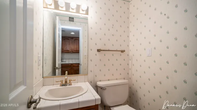 $995,000 | 8852 South Lakeshore Drive, Tempe, AZ 85284