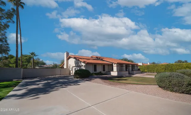 $995,000 | 8852 South Lakeshore Drive, Tempe, AZ 85284
