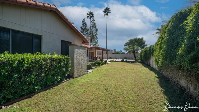 $995,000 | 8852 South Lakeshore Drive, Tempe, AZ 85284