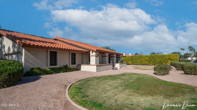 $995,000 | 8852 South Lakeshore Drive, Tempe, AZ 85284