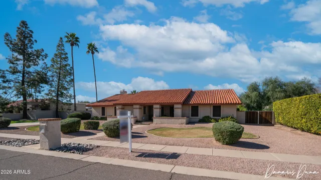 $995,000 | 8852 South Lakeshore Drive, Tempe, AZ 85284