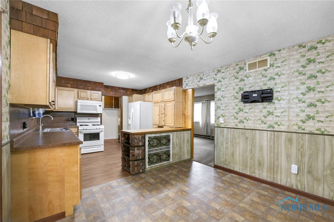 13921 Defiance Pike Rudolph, OH 43462 - Photo 9 of 45 Gallery Image 9