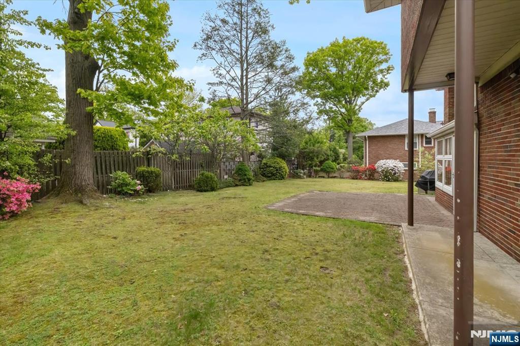 535 Summit Street Englewood Cliffs, NJ 07632 - Photo 32 of 34
