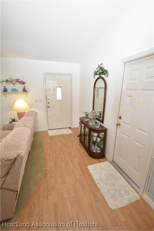 3911 Loquat Road Sebring, FL 33875 - Photo 4 of 38 Foyer