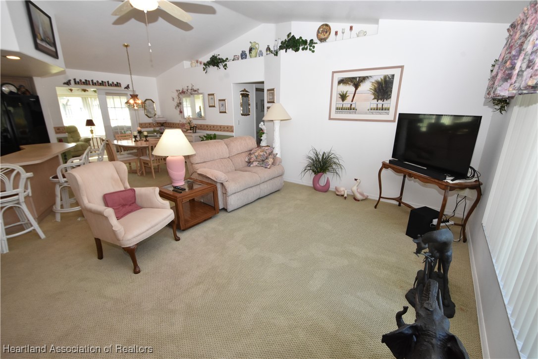 3911 Loquat Road Sebring, FL 33875 - Photo 5 of 38 Living Room
