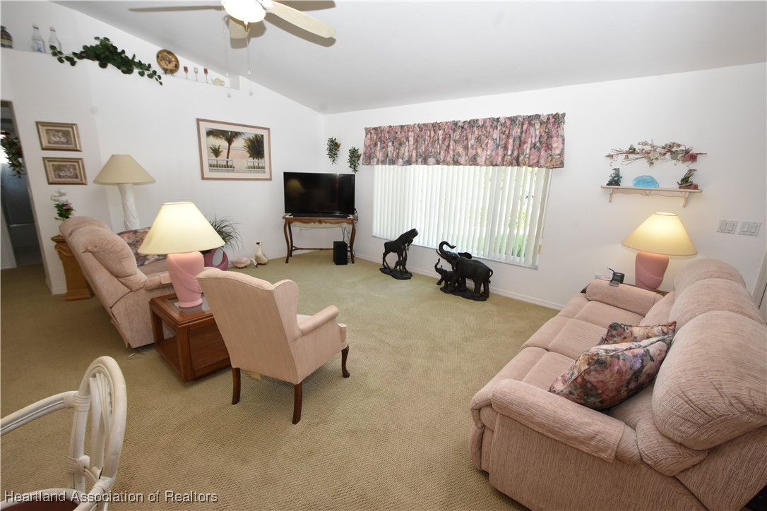 3911 Loquat Road Sebring, FL 33875 - Photo 6 of 38 Living Room