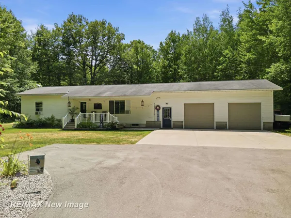 $465,000 | 3829 155th Avenue, Hersey, MI 49639