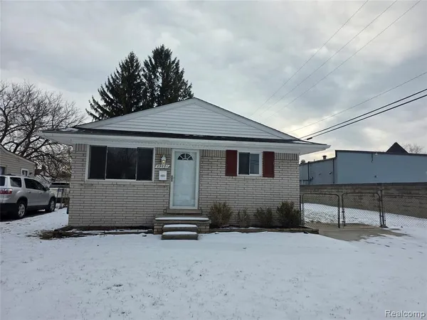 $1,400 | 29221 Barrington Street, Inkster, MI 48141