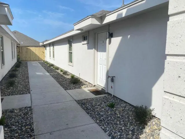 $1,100 | 3809 Las Vistas Lane, Unit 4, Weslaco, TX 78596
