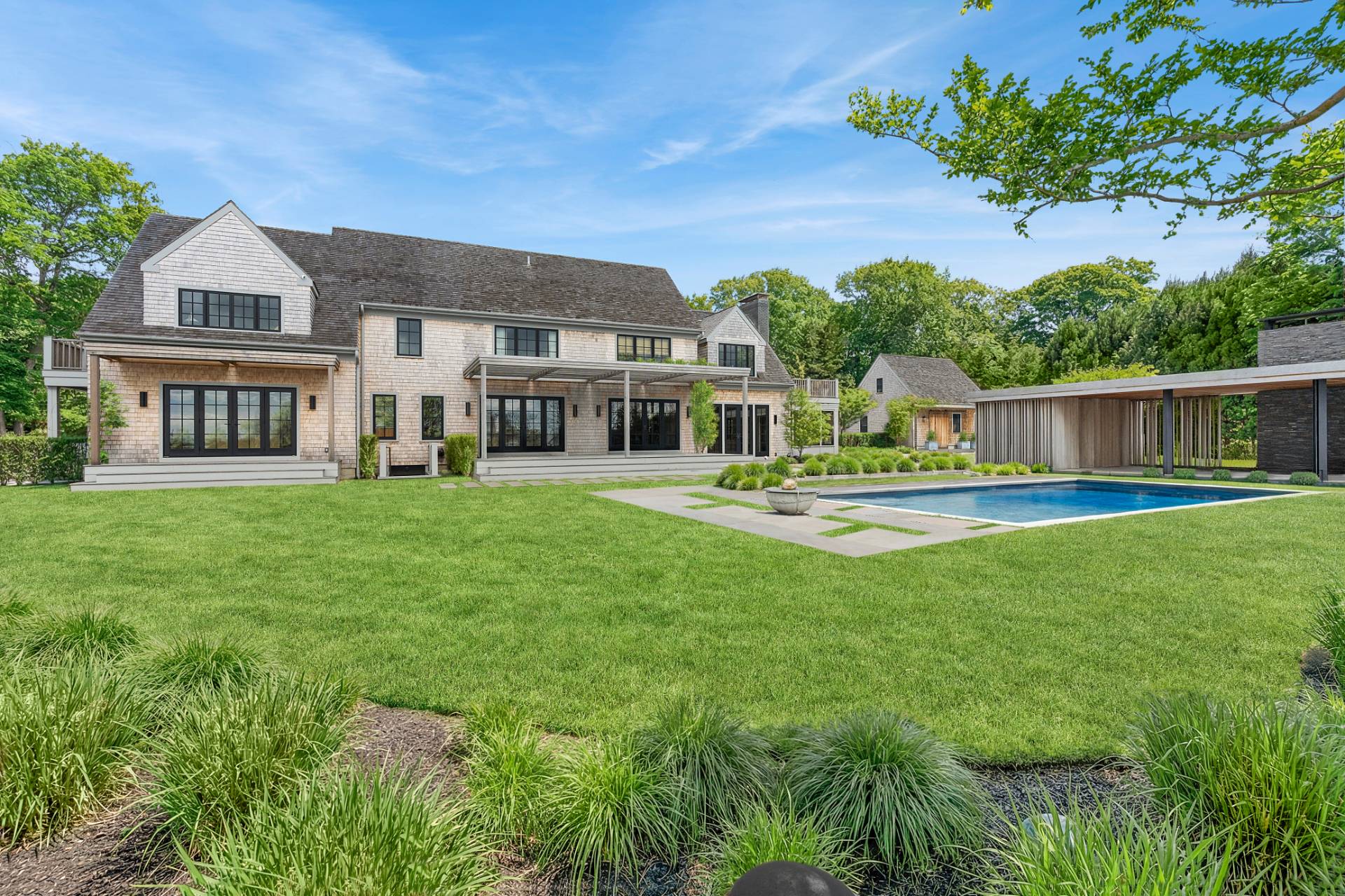 14 Sayre's Path Wainscott, NY 11975 - Photo 1 of 43