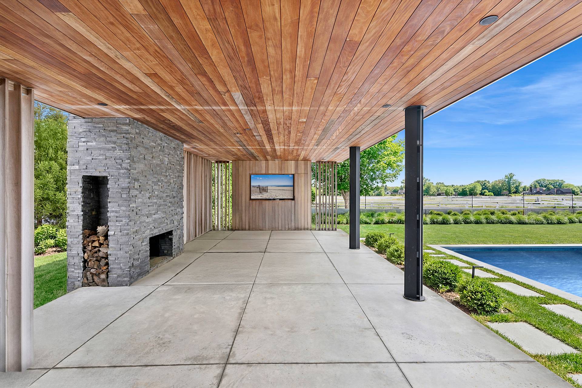 14 Sayre's Path Wainscott, NY 11975 - Photo 36 of 43
