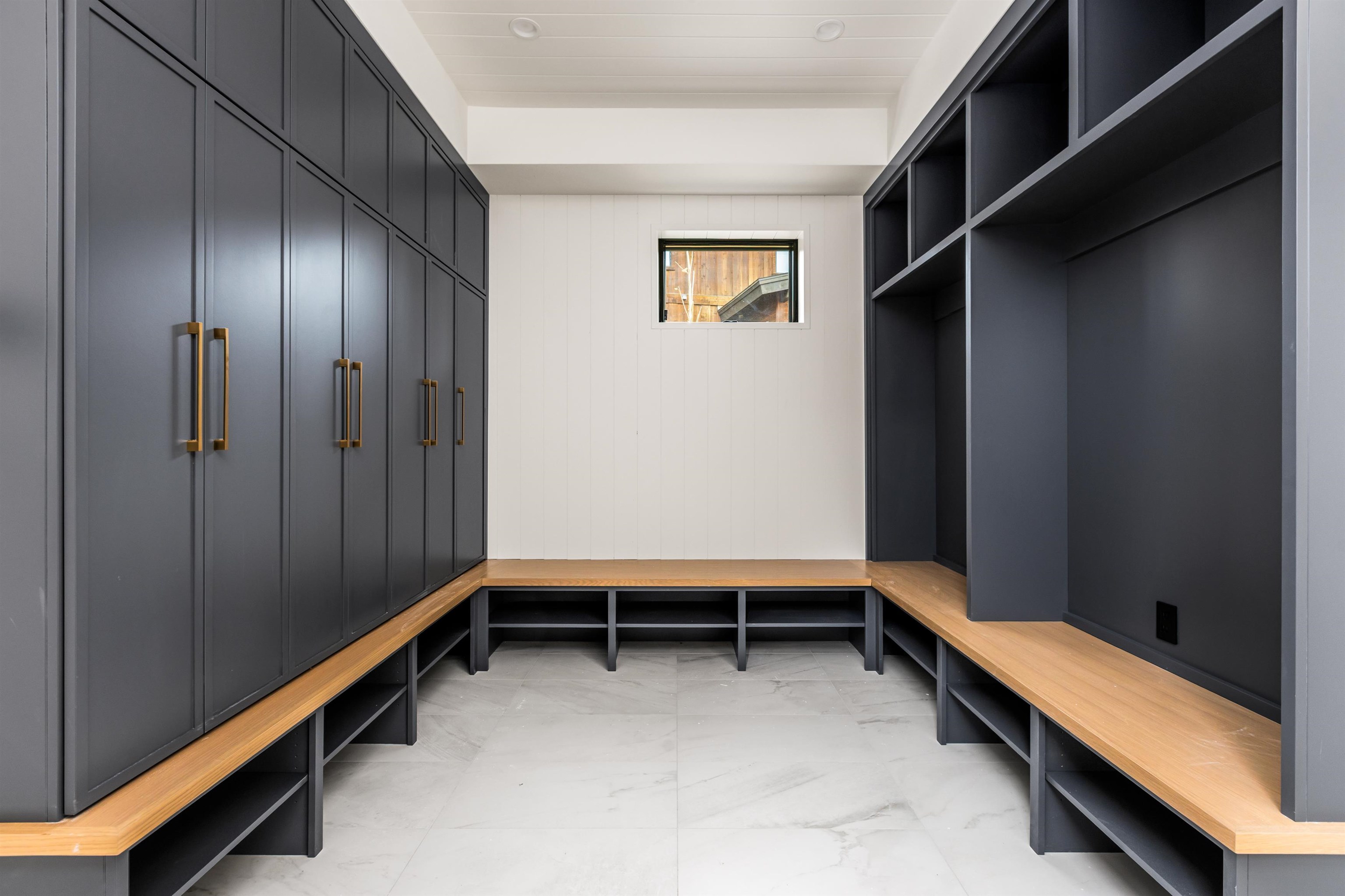 11051 Ghirard Road Truckee, CA 96161 - Photo 19 of 23 a view of room with window