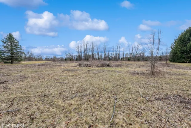 $129,000 | 390 St Andre Drive, Valparaiso, IN 46383