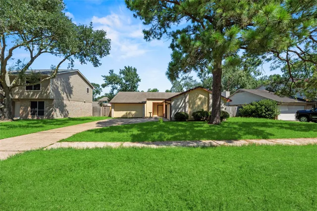 $275,000 | 15362 Meadow Village Drive, Houston, TX 77095