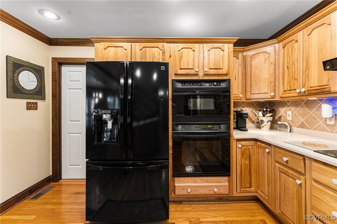 16287 Derby Ridge Road Montpelier, VA 23192 - Photo 32 of 50 Kitchen with crown molding, tasteful backsplash, v
