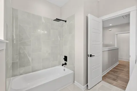 $349,900 | 5915 Wheatley Holw Lane, Houston, TX 77091