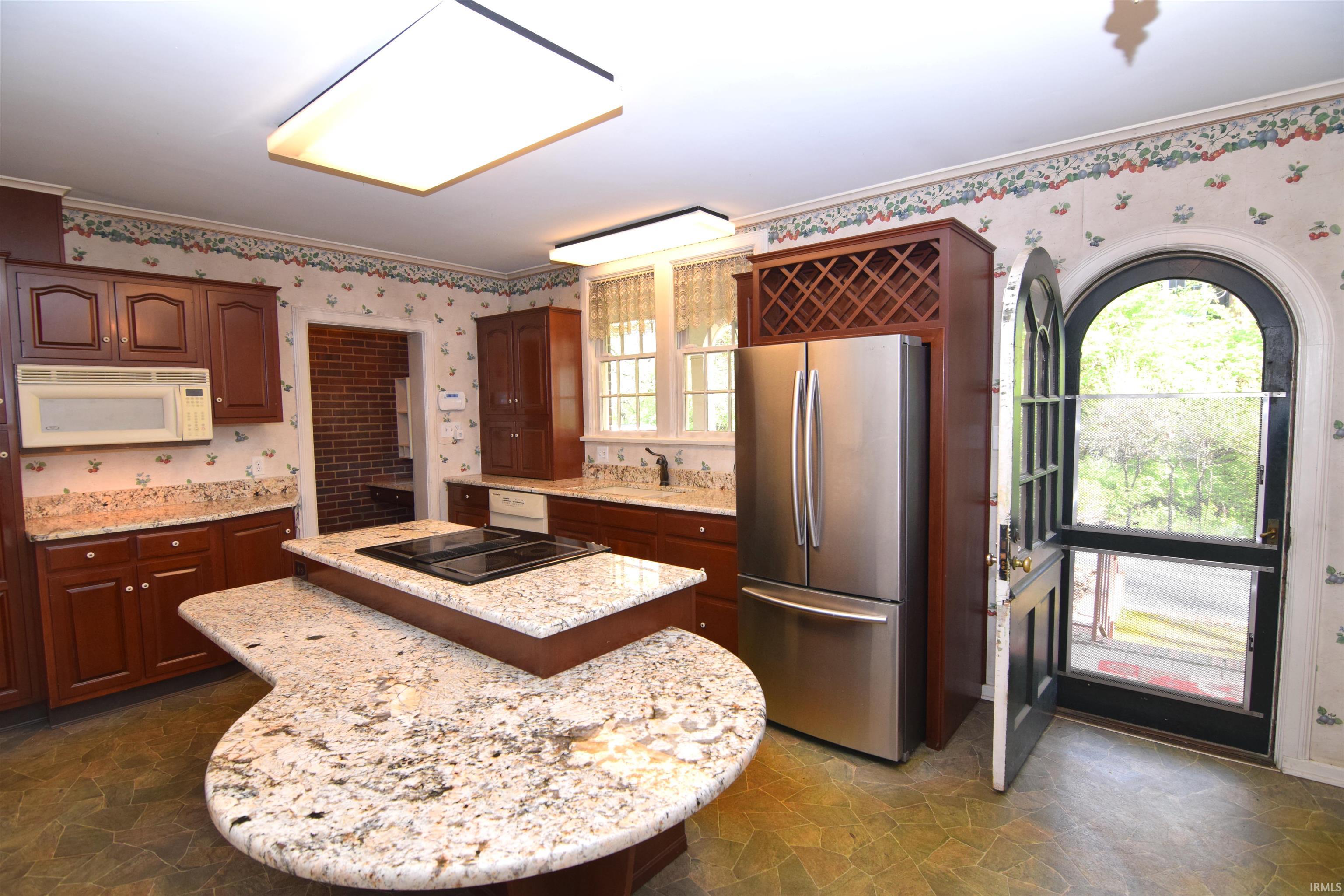 1007 North Briar Road Muncie, IN 47304 - Photo 9 of 36