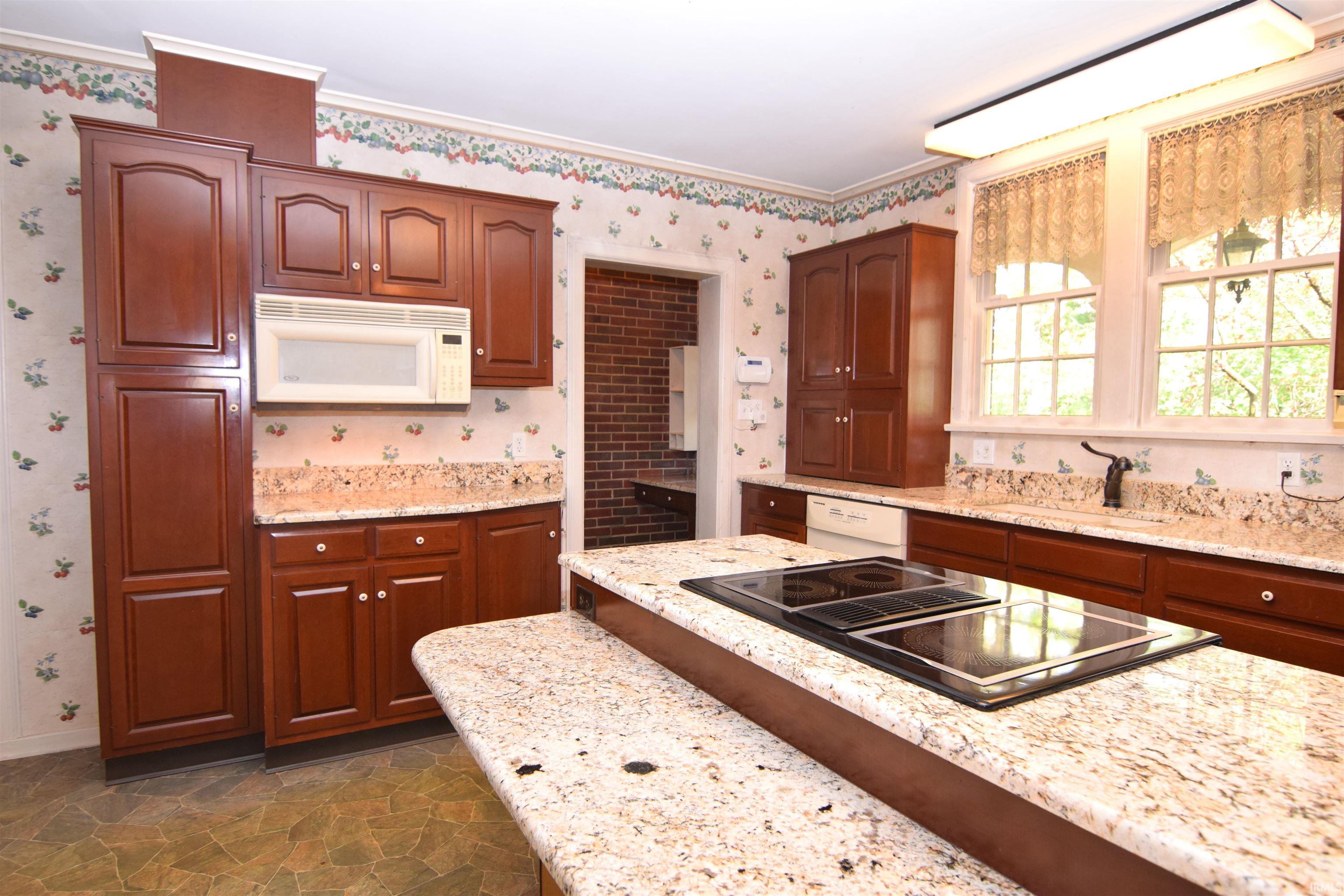 1007 North Briar Road Muncie, IN 47304 - Photo 10 of 36
