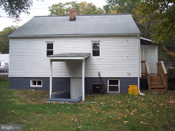 Exterior (Rear)