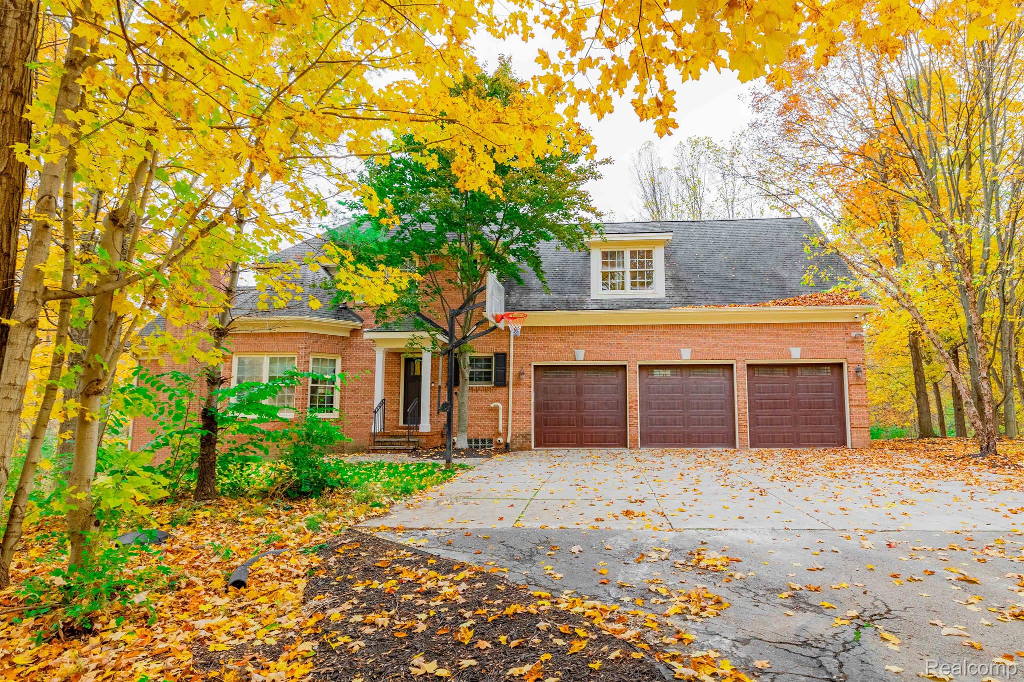 8740 Ridge Road Canton, MI 48187 - Photo 4 of 68 Gallery Image 4