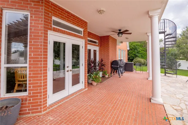 $1,295,000 | 306 Creekridge Drive, Victoria, TX 77904