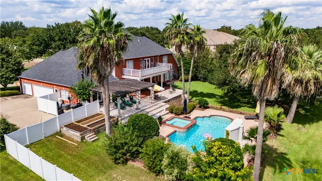 $1,295,000 | 306 Creekridge Drive, Victoria, TX 77904