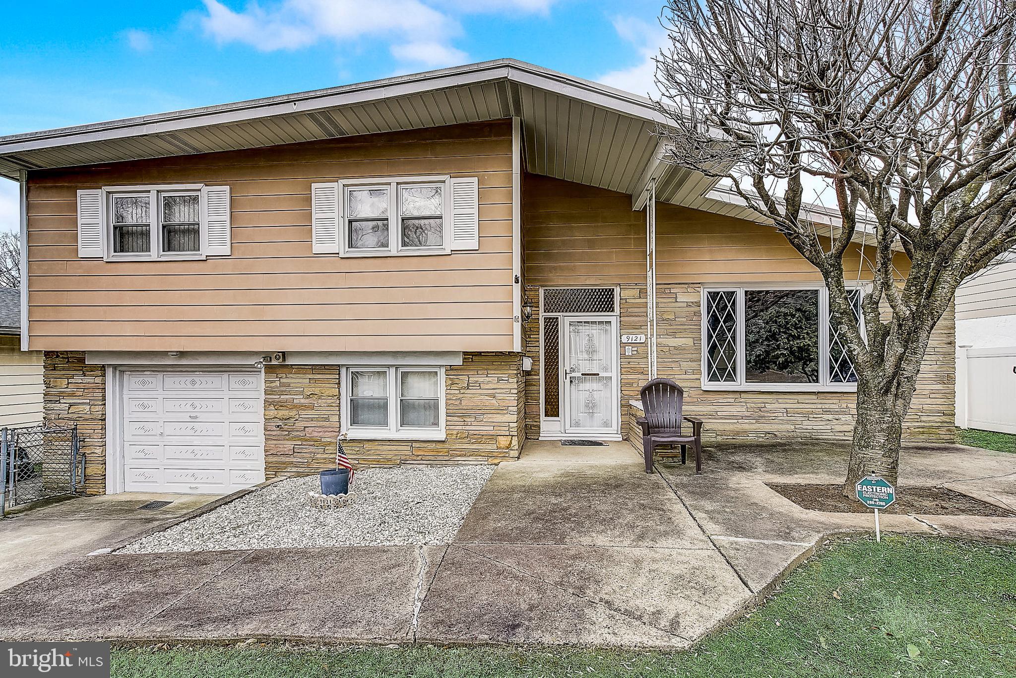 9121 Dale Road Philadelphia, PA 19115 - Photo 2 of 51 Gallery Image 2