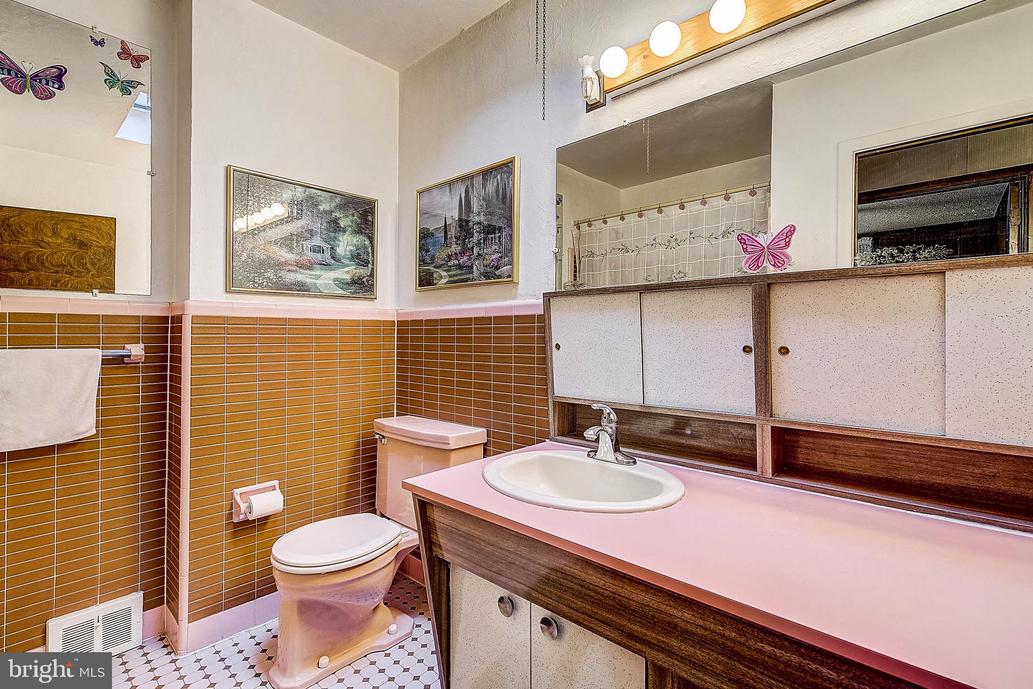 9121 Dale Road Philadelphia, PA 19115 - Photo 32 of 51 Gallery Image 32