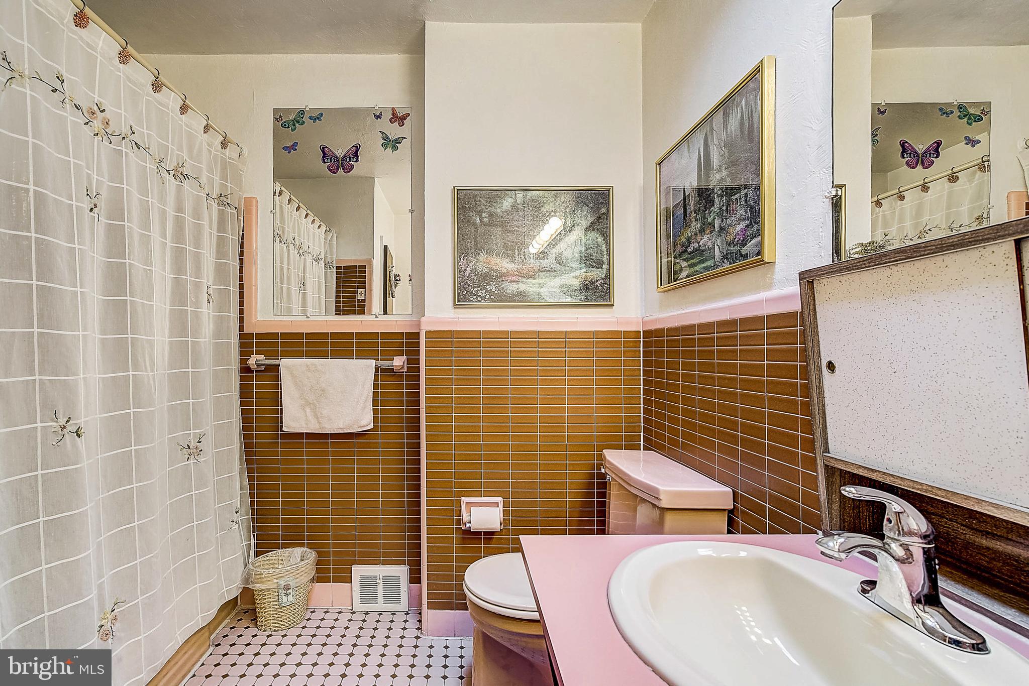 9121 Dale Road Philadelphia, PA 19115 - Photo 33 of 51 Gallery Image 33