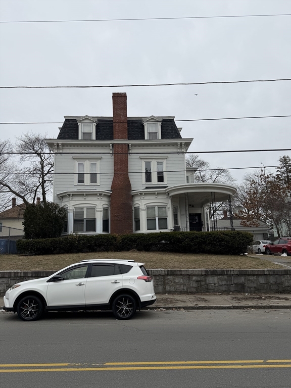 229 Jackson Street Lawrence, MA 01841 - Photo 1 of 38