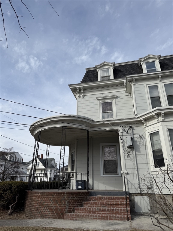 229 Jackson Street Lawrence, MA 01841 - Photo 4 of 38