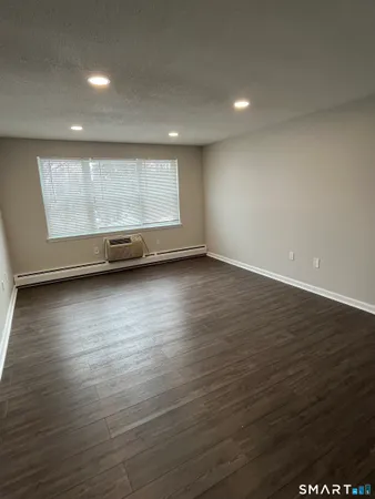 $1,600 | 270 High Street, Unit B 2, Torrington, CT 06790