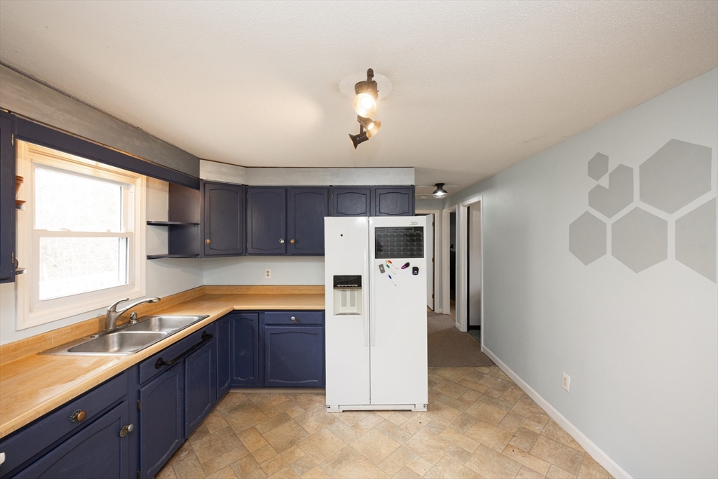 279 Little Alum Road Brimfield, MA 01010 - Photo 10 of 24