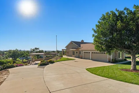 $1,249,998 | 3353 Yerba Buena Drive, Fallbrook, CA 92028