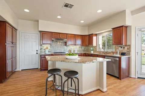 $1,249,998 | 3353 Yerba Buena Drive, Fallbrook, CA 92028