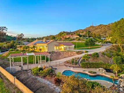 $1,249,998 | 3353 Yerba Buena Drive, Fallbrook, CA 92028