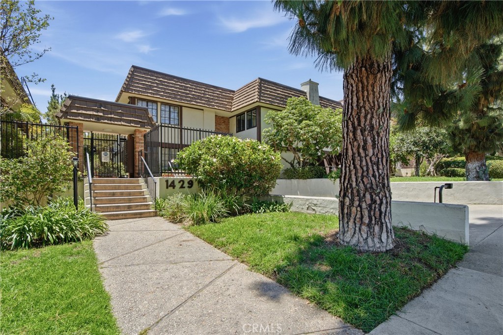 1429 Valley View Road, Unit 32 Glendale, CA 91202 - Photo 34 of 35