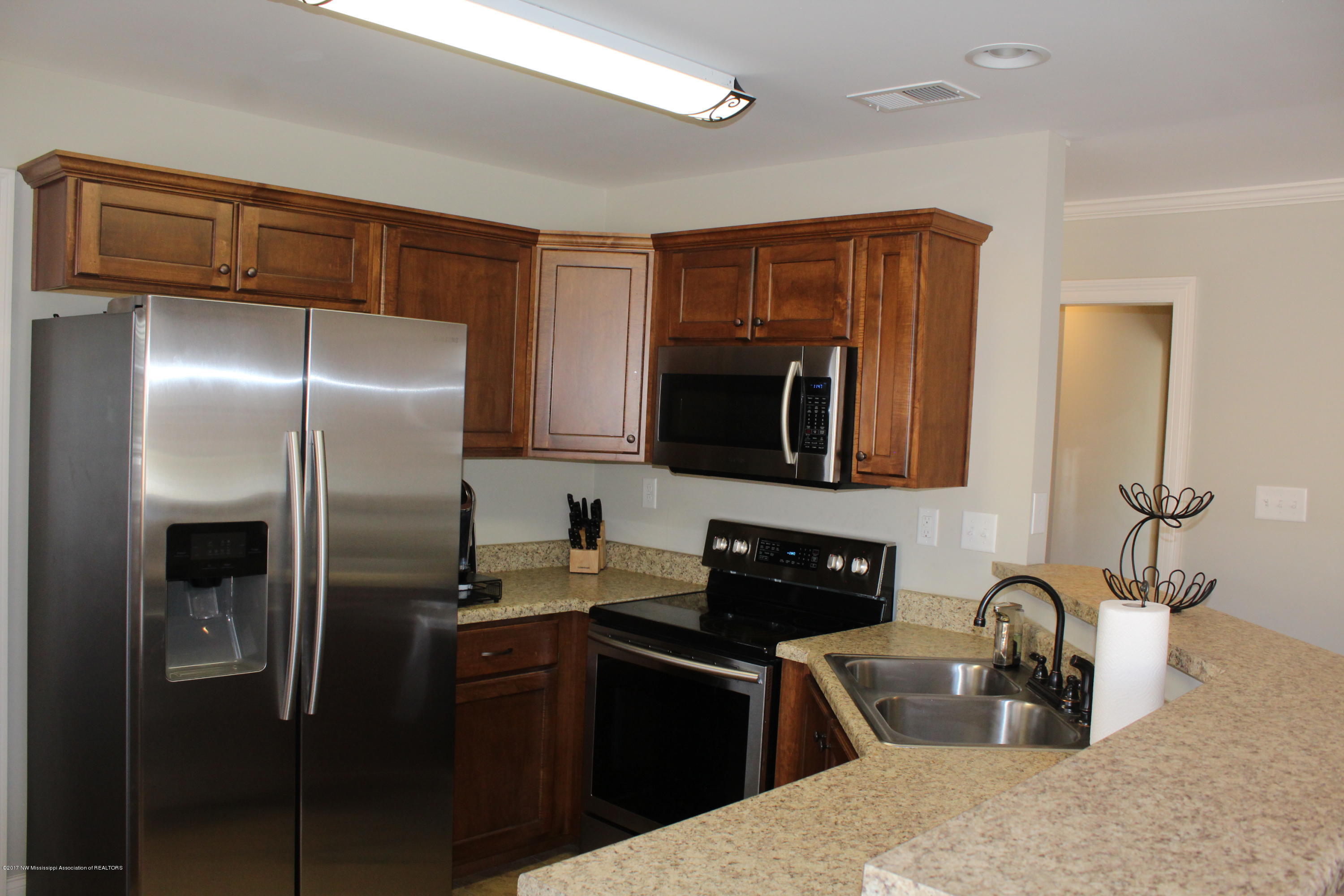 3053 Logan's Loop Hernando, MS 38632 - Photo 3 of 20 IMG_8684