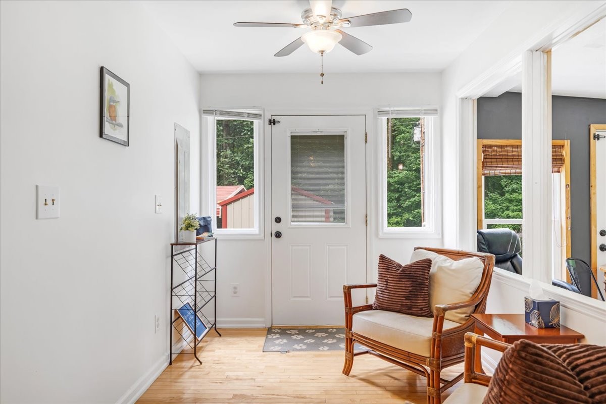802 Evans Road Winchester, TN 37398 - Photo 20 of 43 a living room with furniture and a window