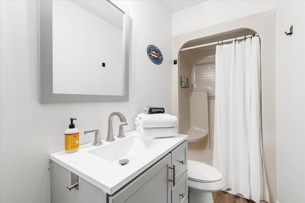 802 Evans Road Winchester, TN 37398 - Photo 26 of 43 a bathroom with a sink a toilet and shower