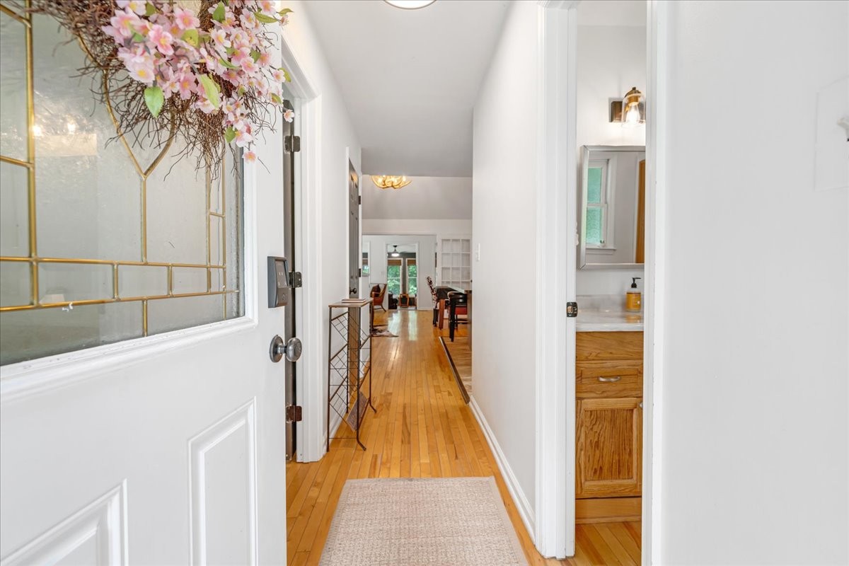 802 Evans Road Winchester, TN 37398 - Photo 3 of 43 a hallway with view of the living room