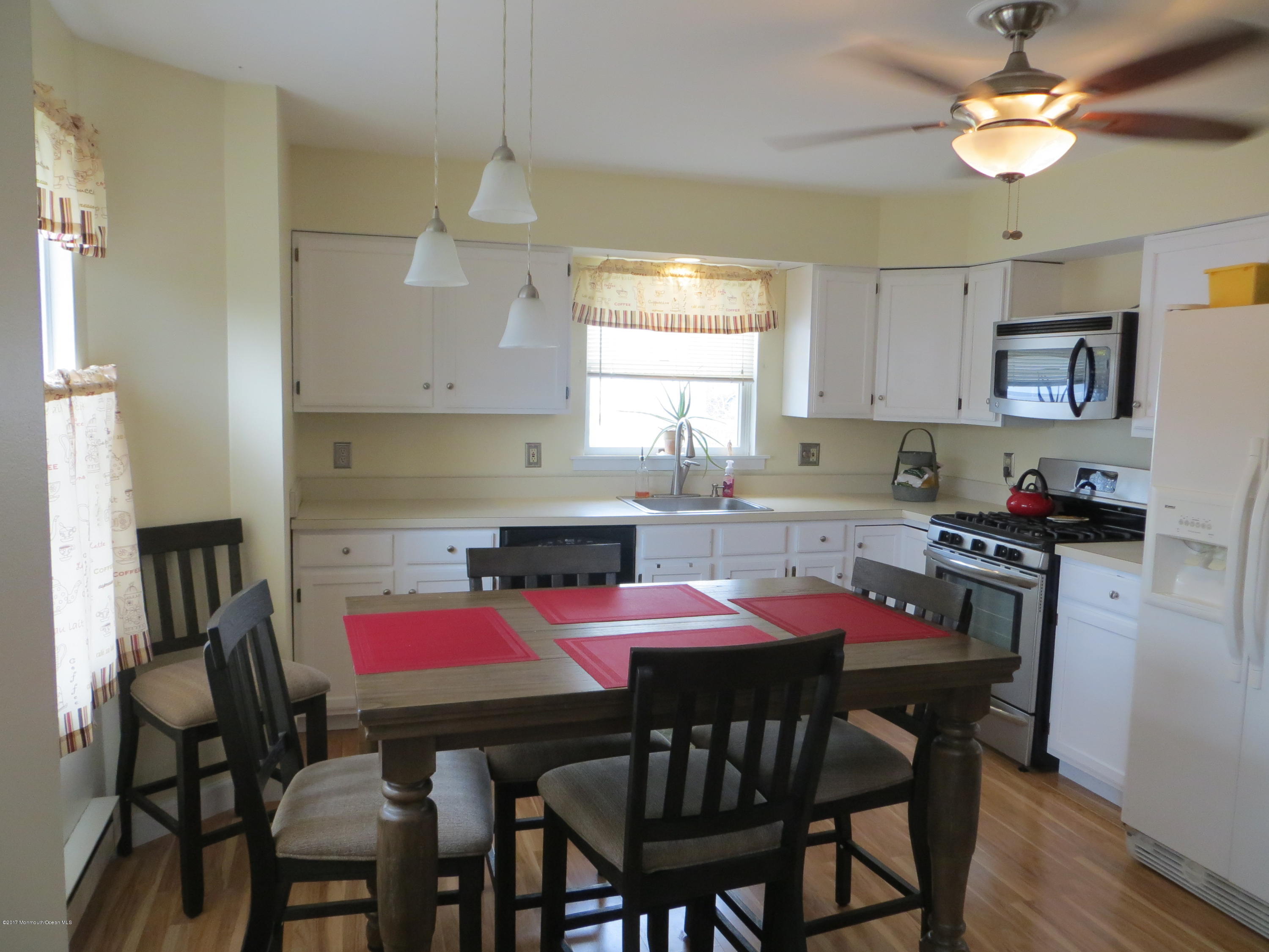 125 Lanyard Road Manahawkin, NJ 08050 - Photo 2 of 9 IMG_1995