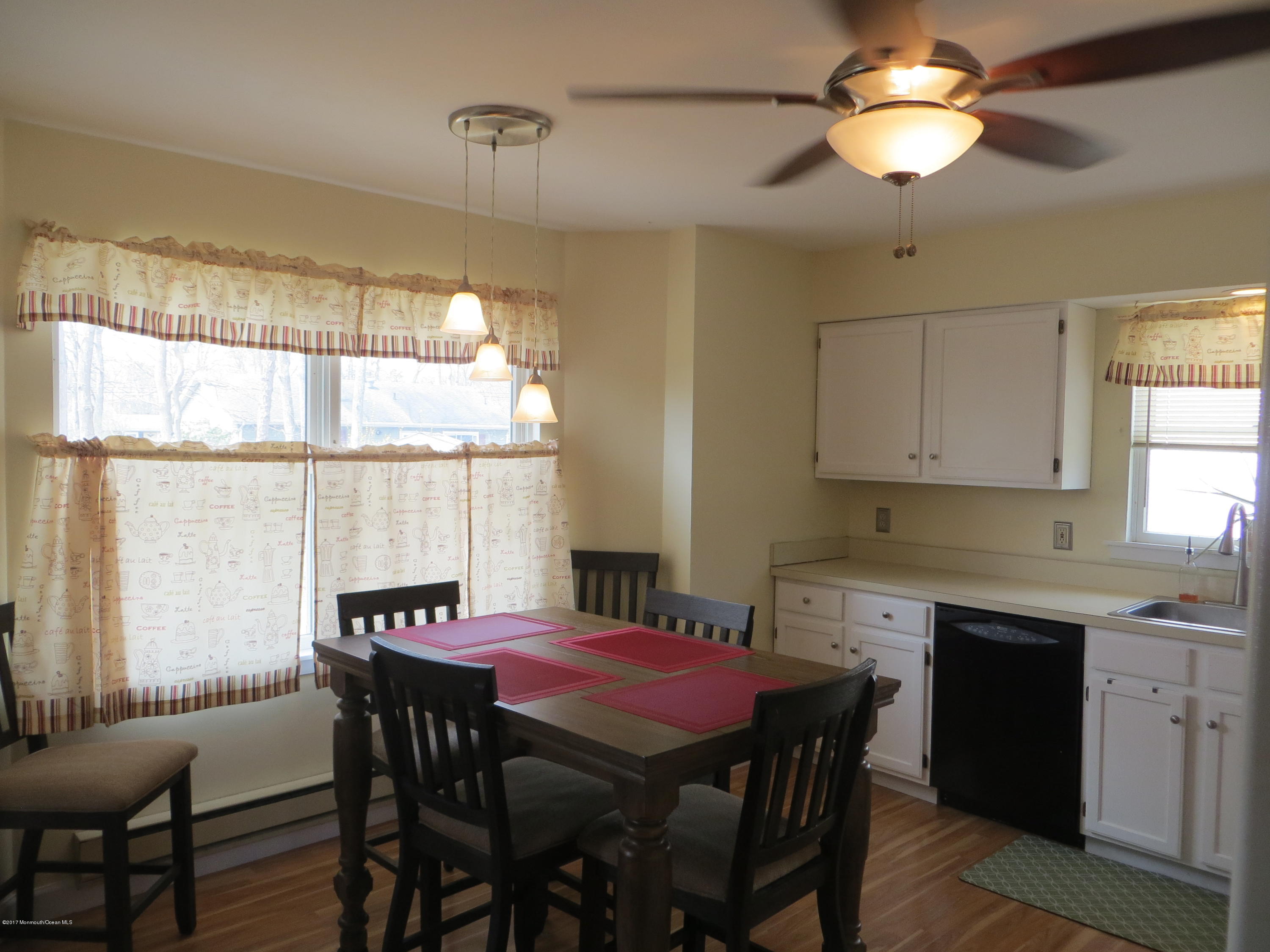 125 Lanyard Road Manahawkin, NJ 08050 - Photo 3 of 9 IMG_1998