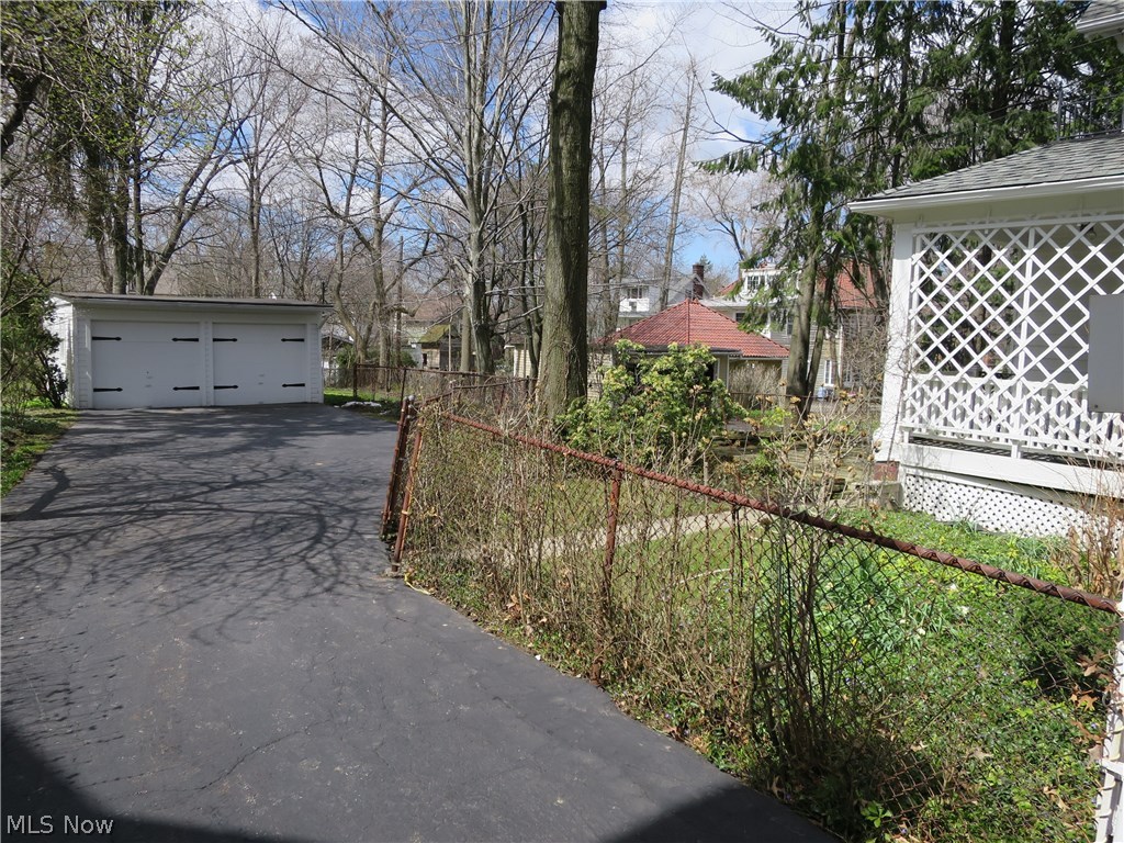 2586 Exeter Road Cleveland, OH 44118 - Photo 10 of 10 Gallery Image 10